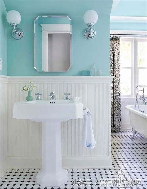 藍色浴室 柱meaning